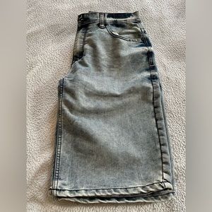 Men’s jean shorts waist 32